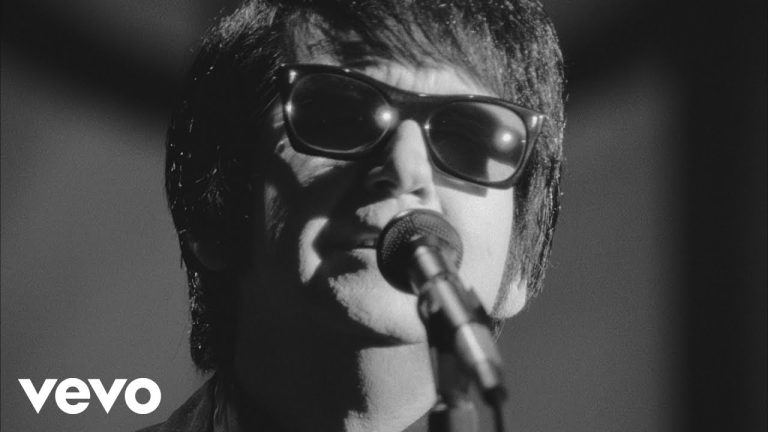 Download the Roy Orbison Black And White Nights movie from Mediafire